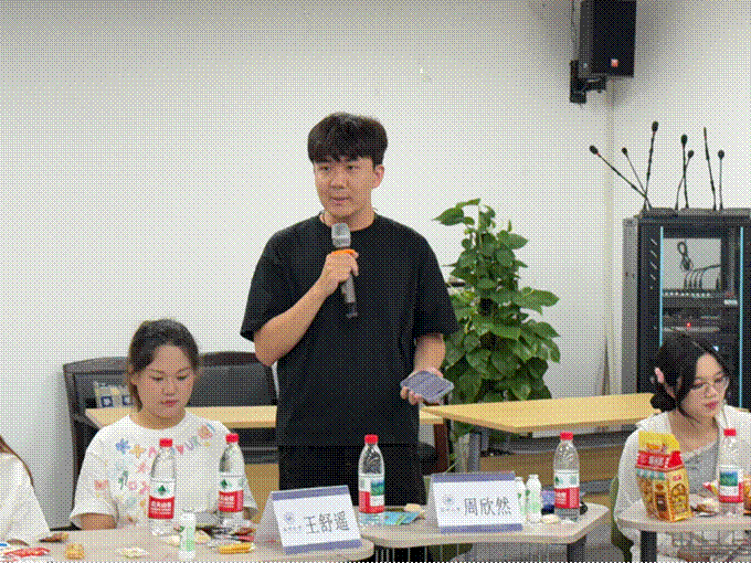 2025-09-29 14:17:33.905000 2025-09-29 14:17:33.905000